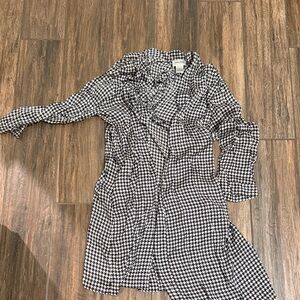 Neiman Marcus Black and White Houndstooth Robe
